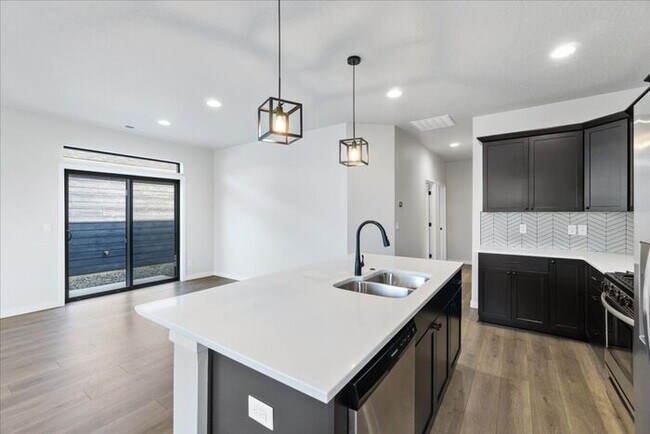 Building Photo - Single-Level Serenity: Your 3 Bedroom, 2 Bath Dream Home Awaits