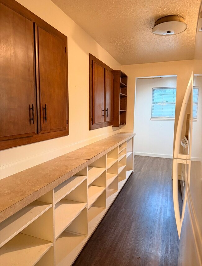 Building Photo - 2837 E Monroe Terrace