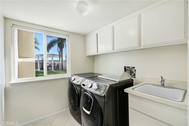 Building Photo - 1140 Regal Canyon Dr