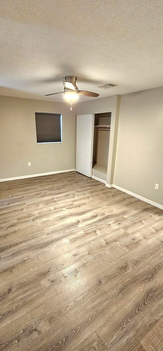Building Photo - 1380 Floral Ln