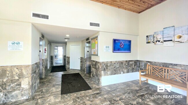 Building Photo - 1117 W Beach Blvd
