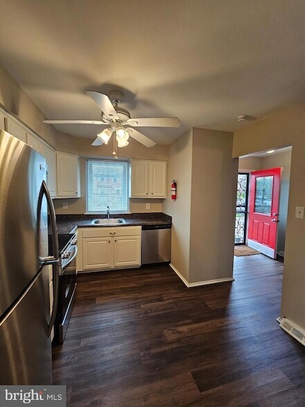 Building Photo - 1519 Roosevelt Dr