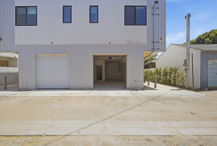 Building Photo - 5821 Kester Ave