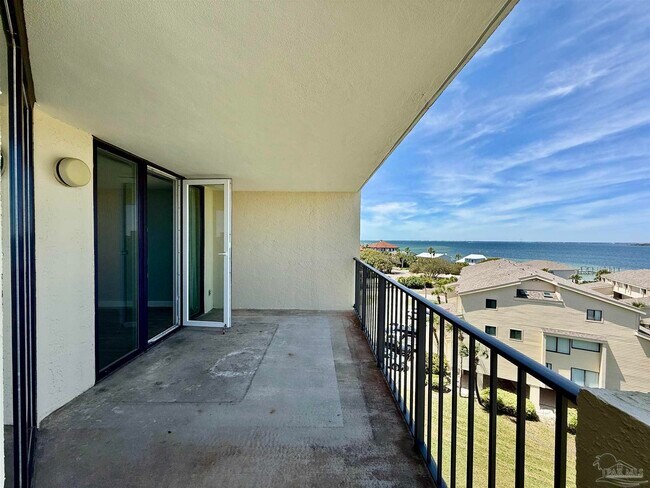 Building Photo - 900 Fort Pickens Rd