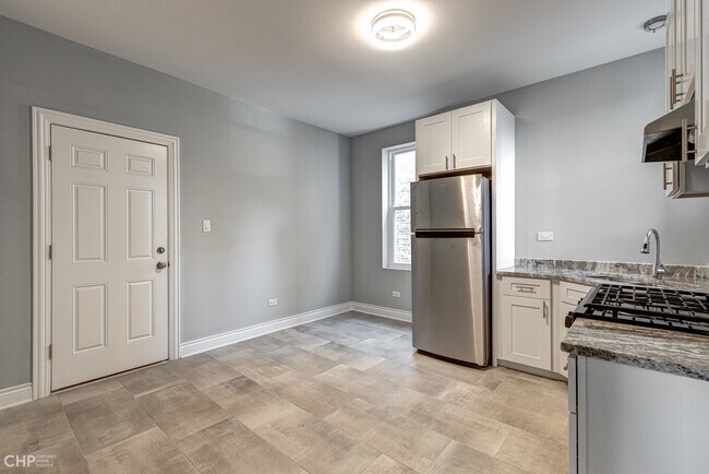 Building Photo - 1827 S Springfield Ave