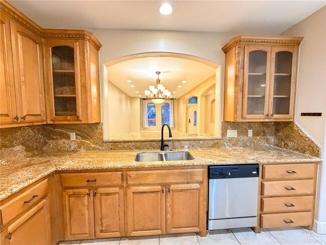 Building Photo - 29 E Uphall Ave