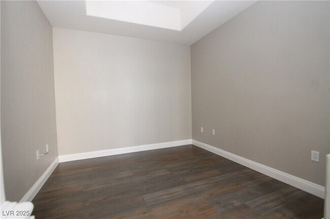 Building Photo - 26 E Serene Ave
