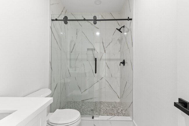 Building Photo - 2316 McKee St