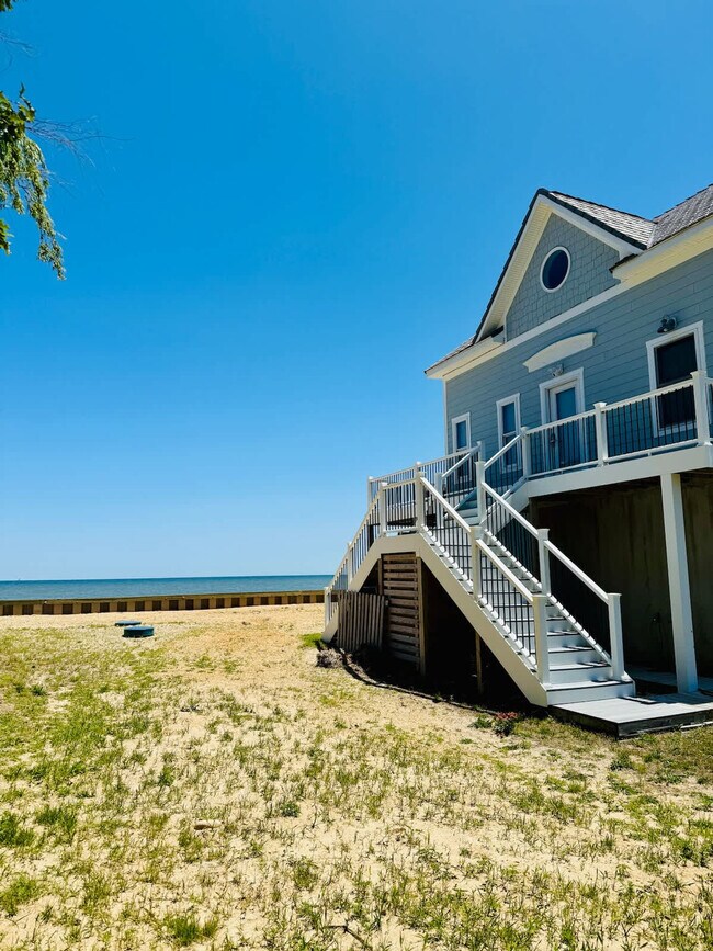 Building Photo - 15378 Holly Dr