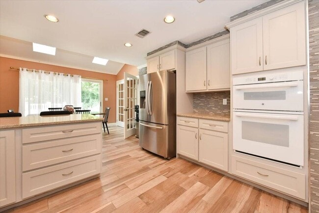Building Photo - 24 Aldgate Dr W