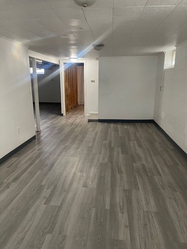 Building Photo - Charming ranch in wonderful neighborhood