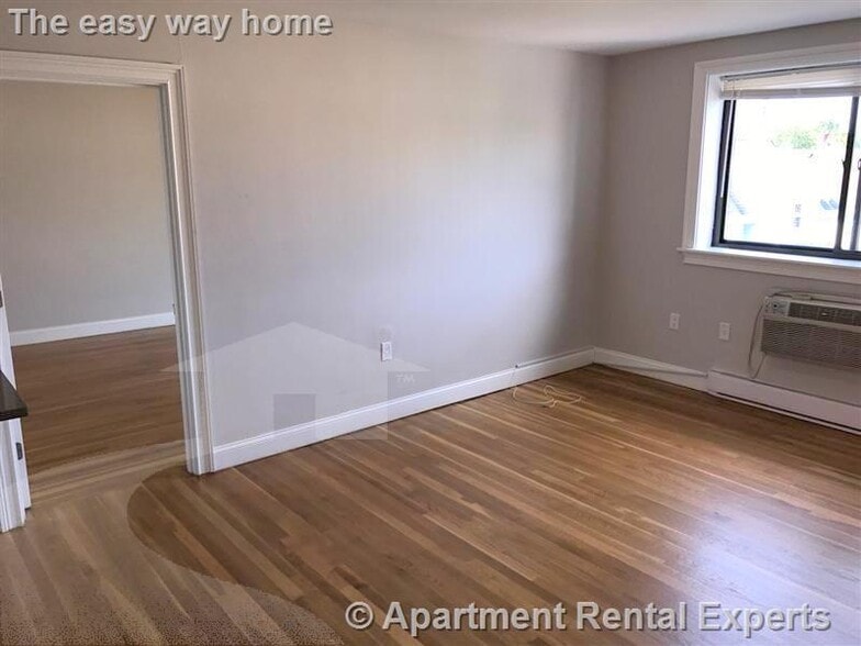 Building Photo - 134 Summer St