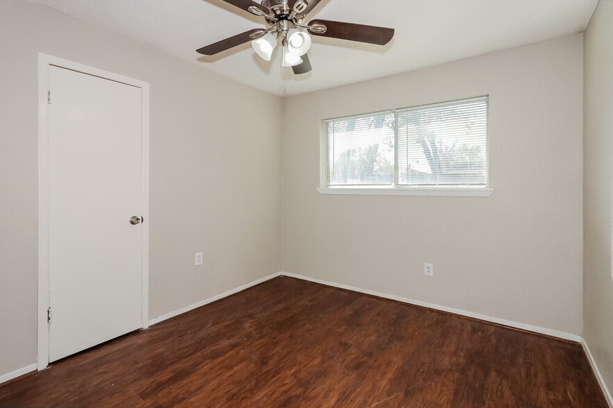 Building Photo - 5139 Wickview Ln