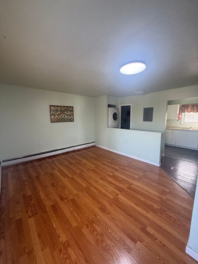 Building Photo - 2126 Rickert St