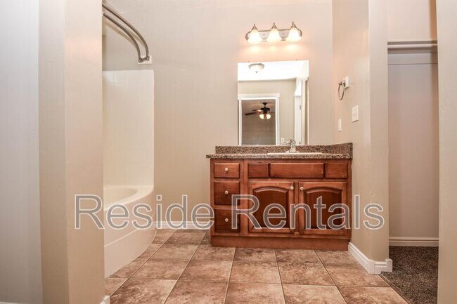 Building Photo - 537 W 1570 N