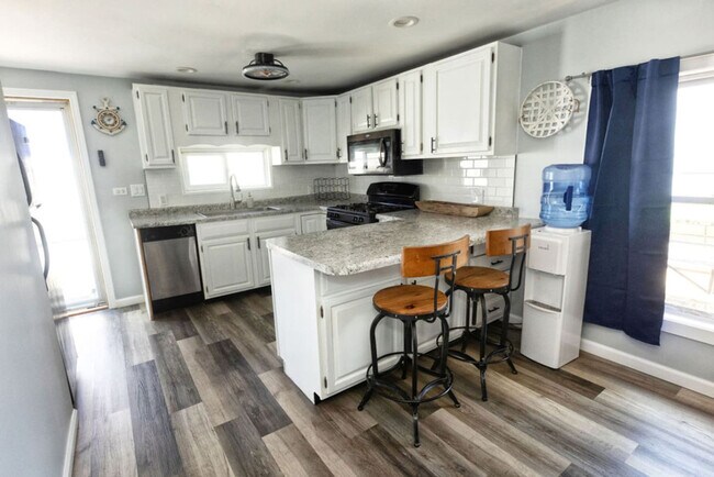 Building Photo - 39259 N Jackson Dr