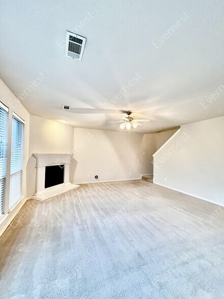 Building Photo - 5037 Bedfordshire Dr