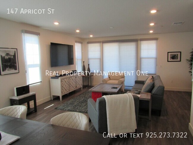 Building Photo - 147 Apricot St