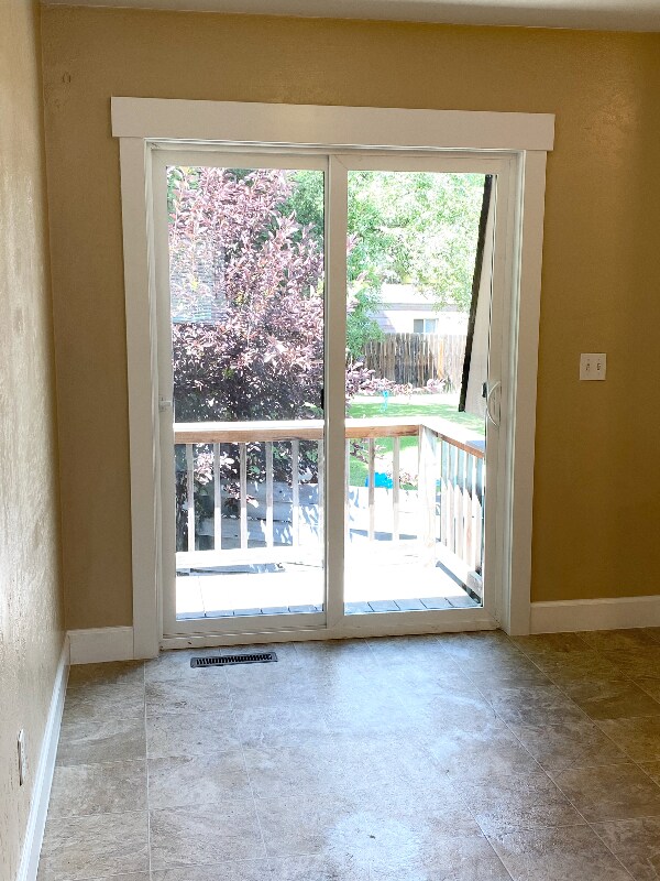 Building Photo - 2747 Leisure Dr