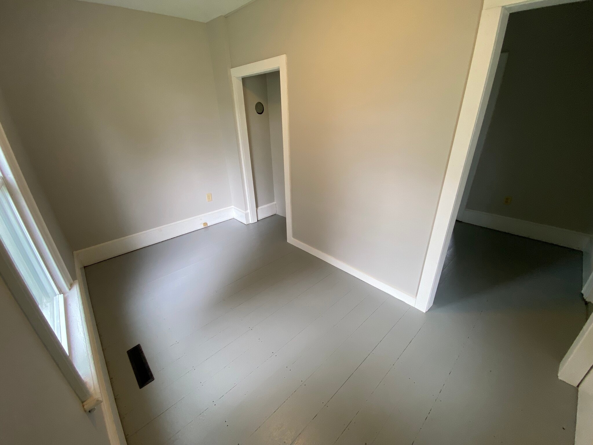 Building Photo - 3 Cross St