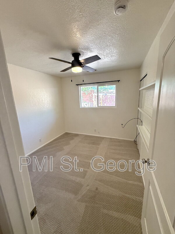 Building Photo - 1149 E Elder Cir