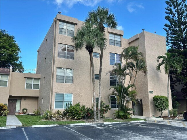 Building Photo - 9410 Live Oak Pl