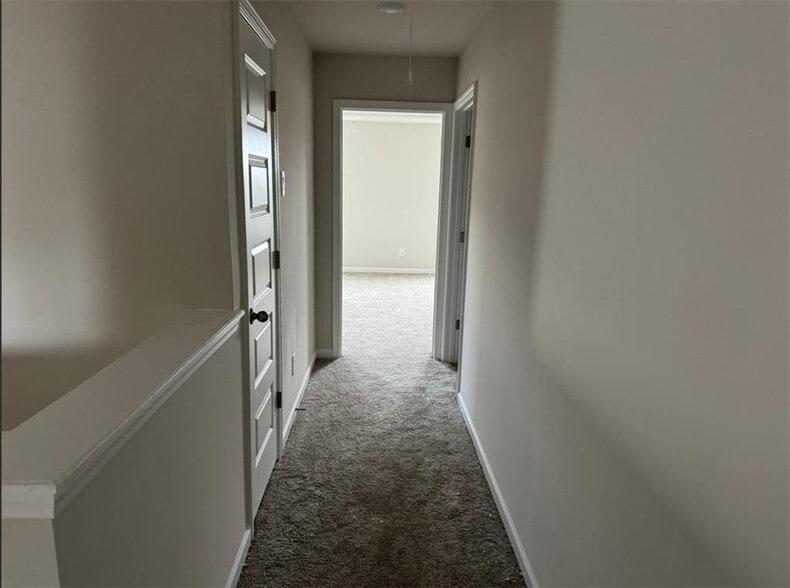 Building Photo - 3250 Westgate Park Dr