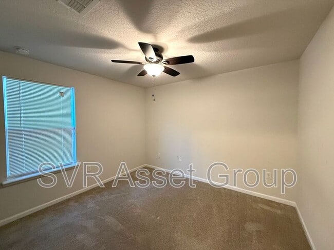 Building Photo - 5860 Harris Ave