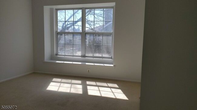 Building Photo - 1305 Paddington Rd