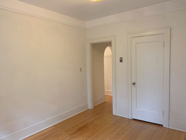 Building Photo - SEA 833-835 34th Ave/ 3329-3331 E Marion St