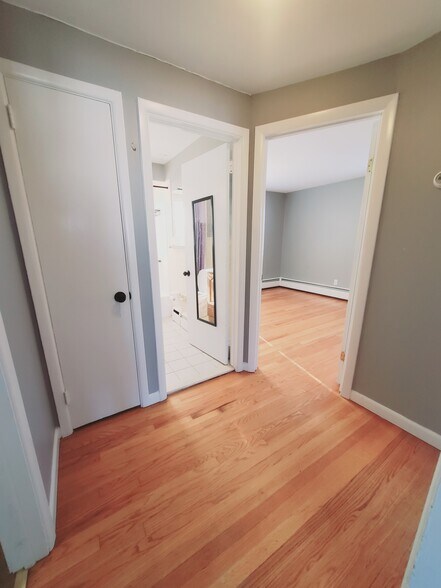 Building Photo - 47 Park St