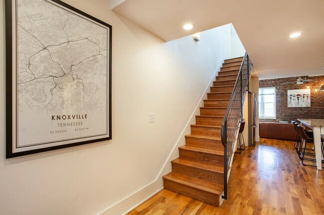 Building Photo - 205 Mews Way