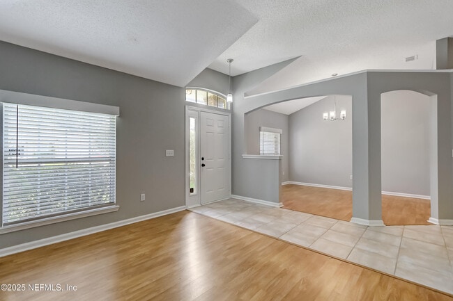 Building Photo - 9642 Pritmore Rd E