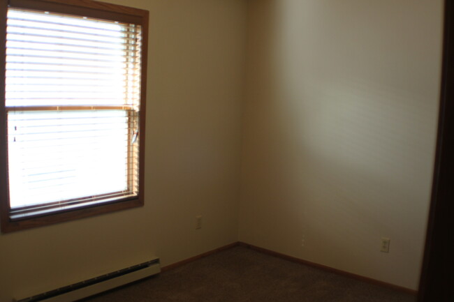 Building Photo - Condo near downtown.. Just remodeled!