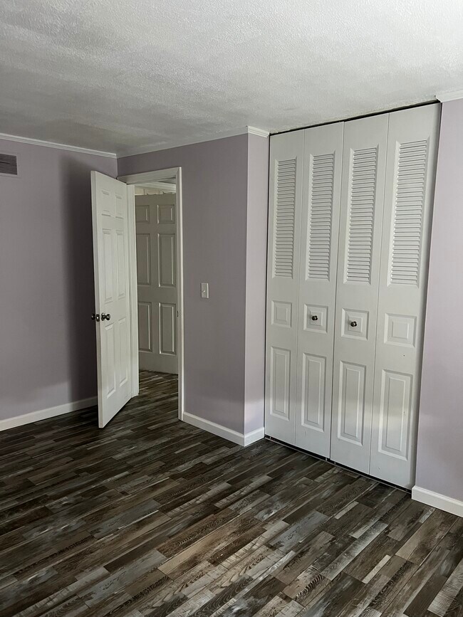 Building Photo - 305 Dolores Cir