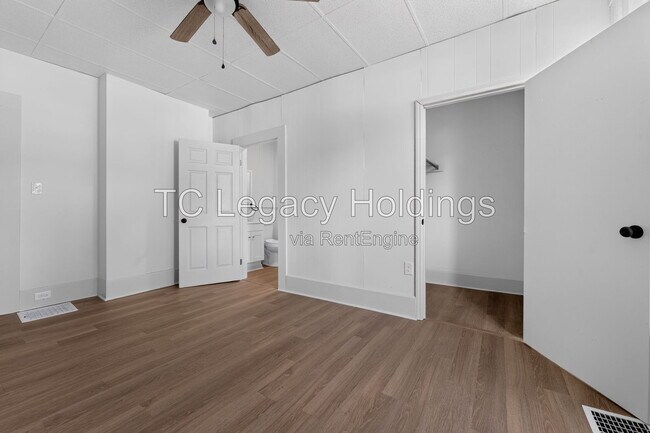 Building Photo - 502 Cottage Ave