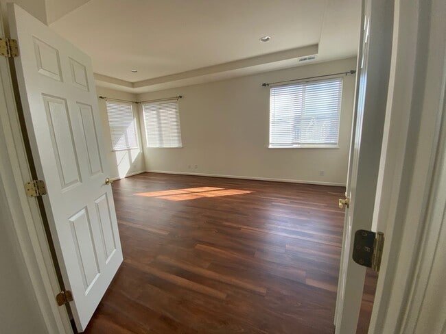 Building Photo - Mediterranean-style 4-bedroom in Seaside Highlands!