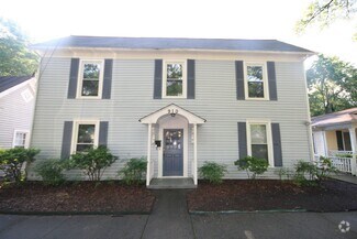 Building Photo - 910 Lancaster St