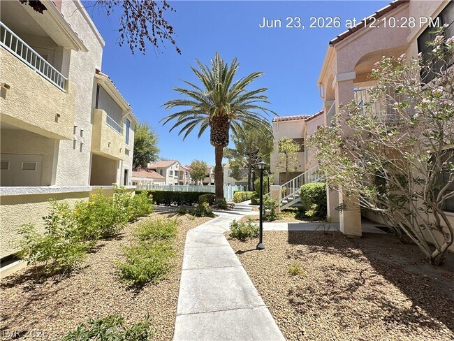 Building Photo - 4873 S Torrey Pines Dr