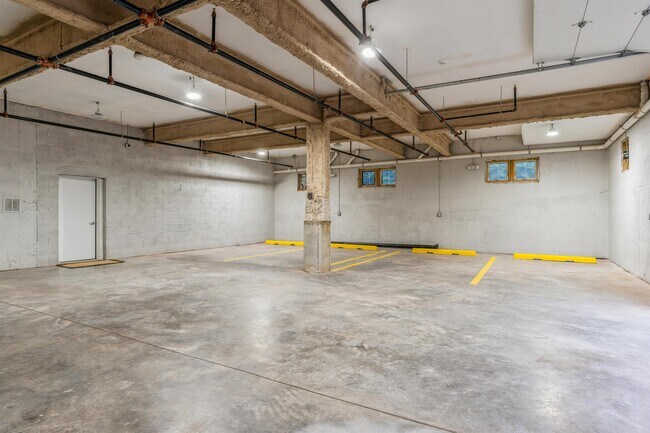 Building Photo - 446 Grand Ave