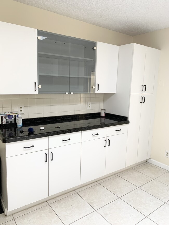 Building Photo - 6224 Country Fair Cir