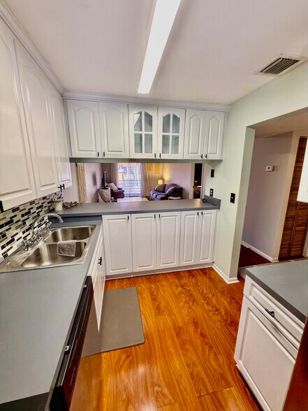 Building Photo - 7610 Stirling Rd