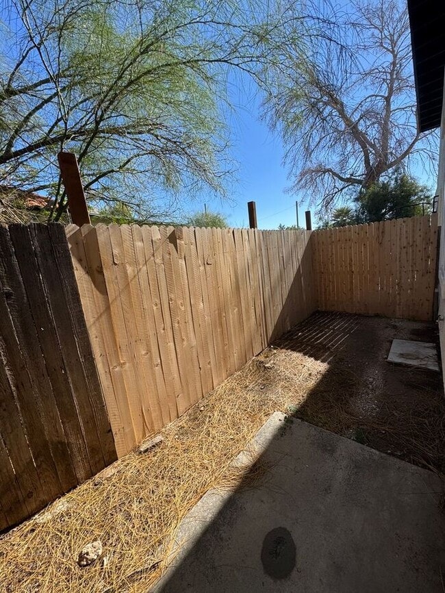 Building Photo - 217 W Jacinto St