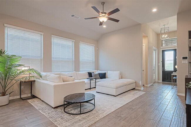 Building Photo - 15819 Glascorri Dr