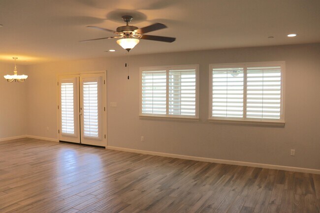 Building Photo - 1884 Clover Drive