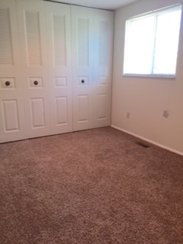 Building Photo - 167 Scott Ln