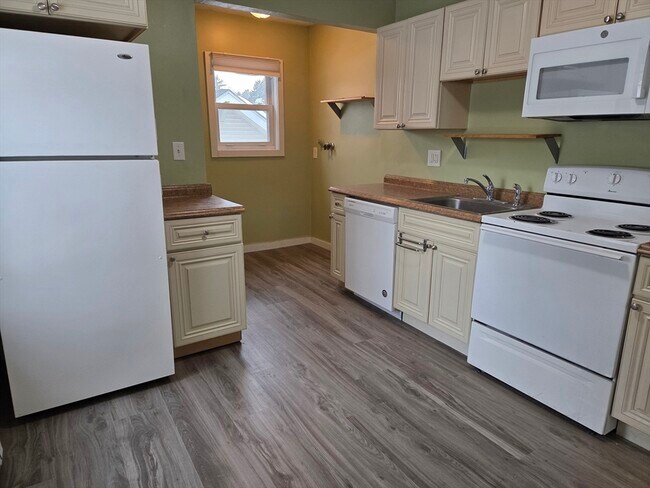 Building Photo - 11 Fuyat St