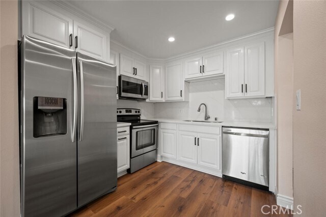 Building Photo - 300 Cagney Ln