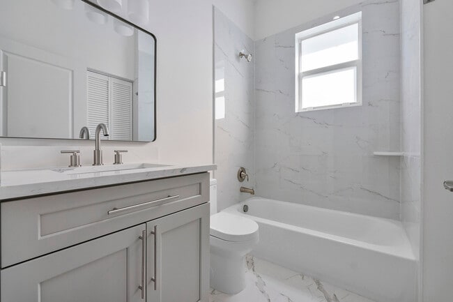 Building Photo - 1579 W 16th St