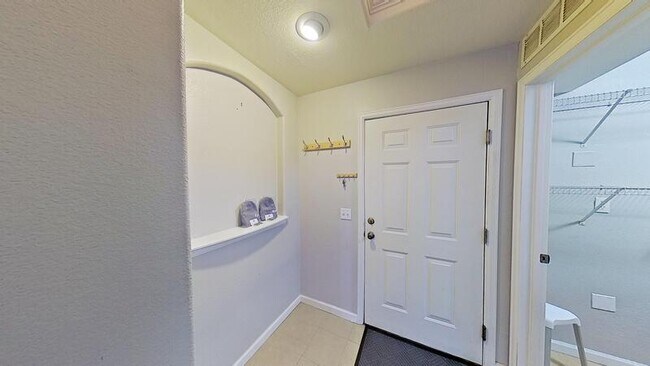 Building Photo - 1747 N Pearl St